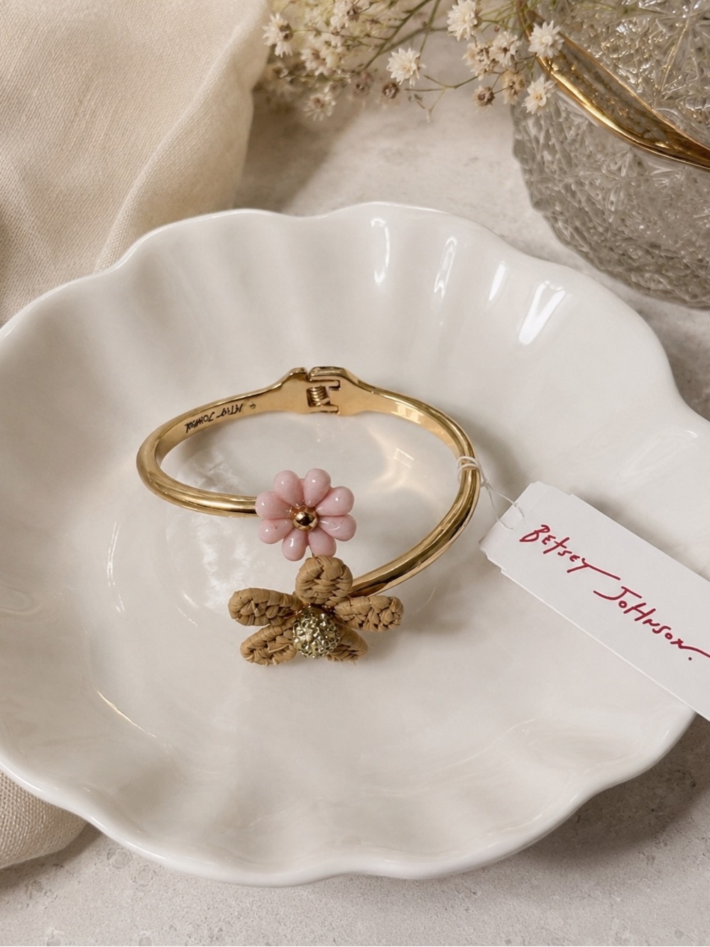 Betsey Johnson Floral Raffia Hinged Bangle Bracelet NWT Pink Gold